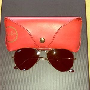 Near perfect condition Ray Ban Aviators